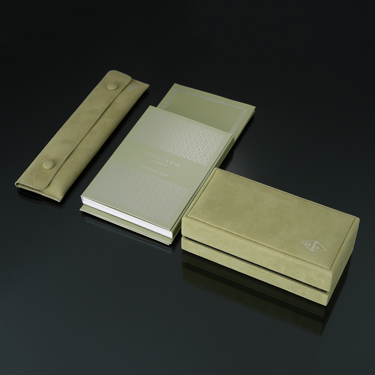 VAN CLEEF & ARPELS(USED)반클리프 VCAR07GQ00 5모티브 빈티지 알함브라 브레이슬릿